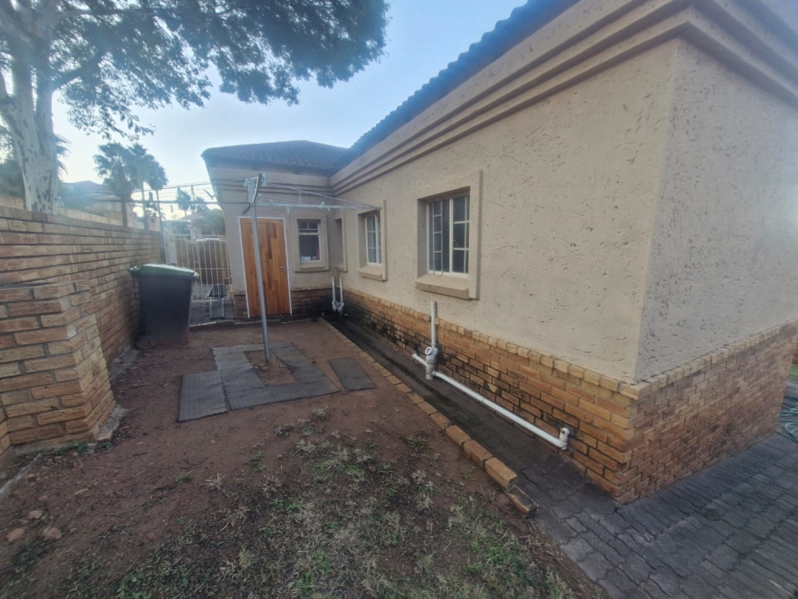 3 Bedroom Property for Sale in Safari Gardens North West